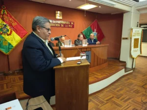 Presentan libro sobre la arquitectura religiosa de las Misiones Franciscanas de Guarayos